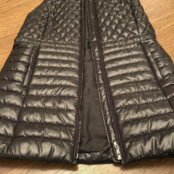 Talbots Long Black Primaloft-Filled Puffer Vest - Picture 5 of 13